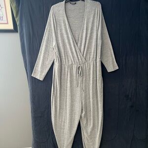 BloomChic Heather Gray Knit Top